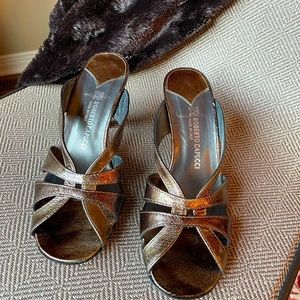 Roberto Capucci sandals.